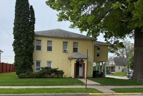 700 E 6th Street - 2